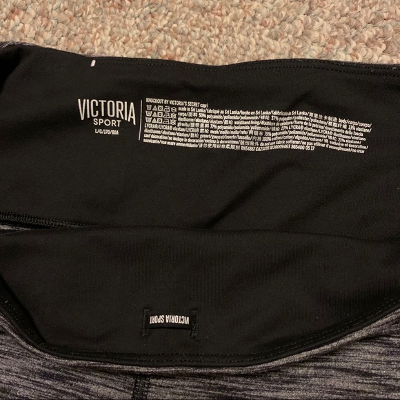 Victoria Secret Knockout Capris - Picture 5 of 5